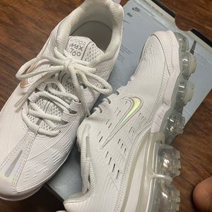 White Nike Air Vapormax 360